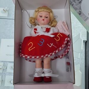 Madame Alexander Cassidy Lee's First Day 2005 Collectors doll